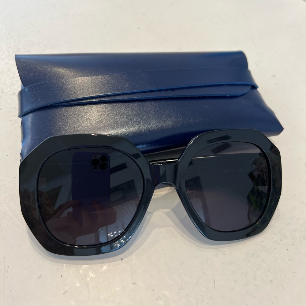 Freyer Sunglasses Black